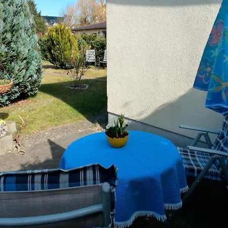 Ferienhaushaelfte Insel Ruegen * 格洛威